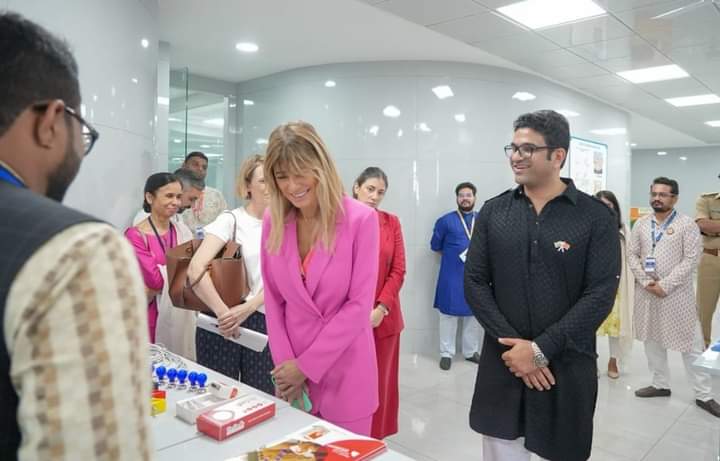 സ്പാനിഷ് പ്രധാനമന്ത്രി പെഡ്രോ സാഞ്ചസിൻ്റെ ഭാര്യ ബെഗോന ഗോമസ് വഡോദരയിലെ പരുൾ സർവകലാശാല സന്ദർശിച്ചു.