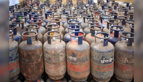 പാചകവാതക സിലിണ്ടർ വില വർധിപ്പിച്ചു :സിലിണ്ടറിന് 16 രൂപയാണ് വർധനവ്