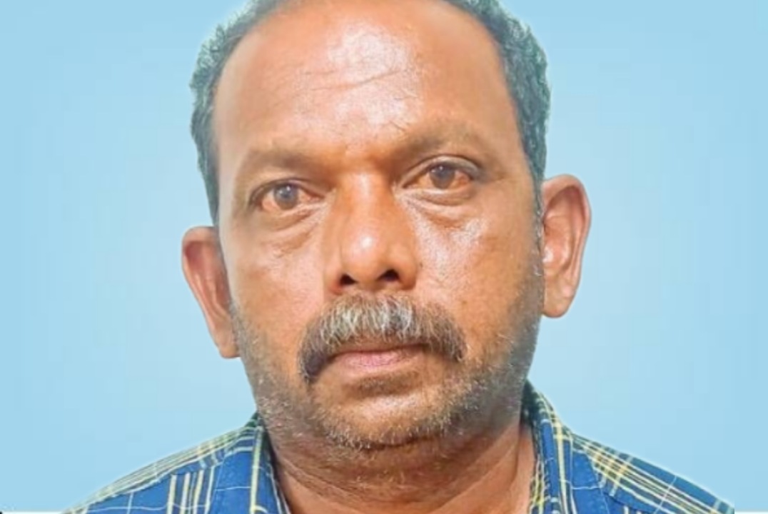 സഹോദരങ്ങളെ കാണാനായി ഭാര്യ സ്വന്തം വീട്ടിൽ പോയി :ഭാര്യയുടെ കഴുത്തിൽ വെട്ടുകത്തിവെച്ച് വധഭീഷണി മുഴക്കി:പോലീസ് അറസ്റ്റിൽ