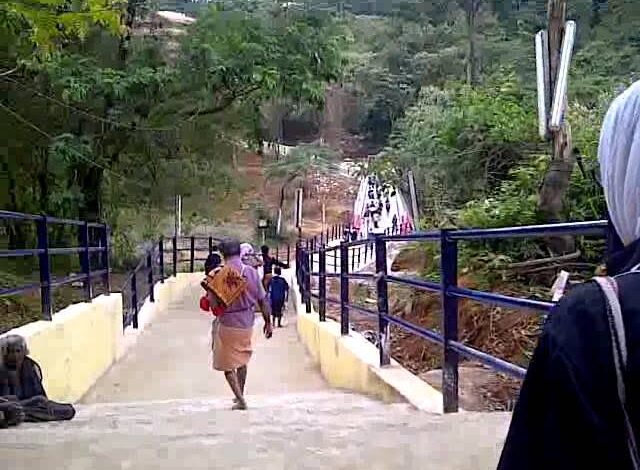 സന്നിധാനത്തെ മേൽപ്പാലത്തിൽ നിന്ന് അയ്യപ്പ ഭക്തൻ താഴേക്ക് ചാടി.