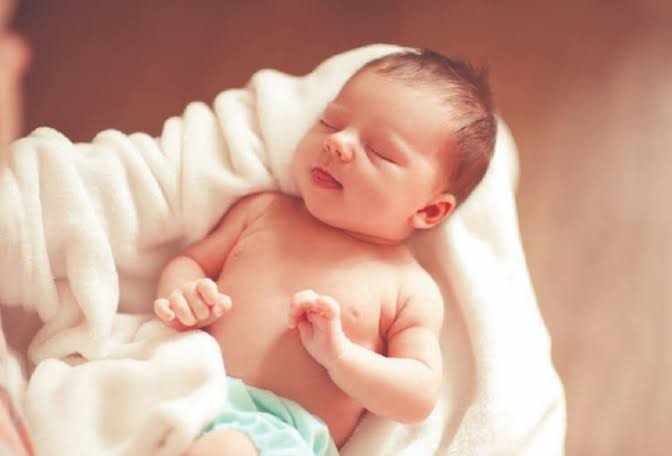 ക്രിസ്തുമസ് പുലരിയില്‍ അമ്മത്തൊട്ടിലില്‍ ലഭിച്ച പൊന്നോമനയ്ക്ക് “സ്‌നിഗ്ദ്ധ “എന്ന് നാമകരണം