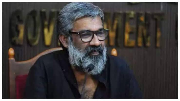 ലൈംഗിക പീഡനക്കേസില്‍ സംവിധായകൻ രഞ്ജിത്തിനെതിരെയുള്ള തുടർനടപടി കർണാടക ഹൈക്കോടതി സ്റ്റേ ചെയ്തു .