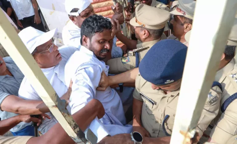 എറണാകുളം അതിരൂപത :വൈദികരുടെ തർക്കം തുടരുന്നു :കളക്ടറുടെ നേത്രത്വത്തിൽ ഇന്ന്‌ ചർച്ച
