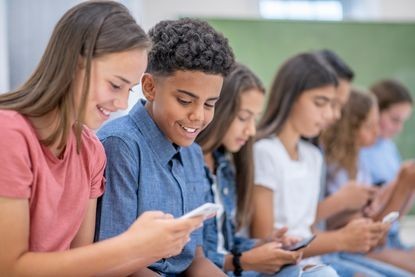 ഗുജറാത്തിലെ 64 ശതമാനം കുട്ടികളും മൊബൈൽ ഫോൺ അടിമകൾ