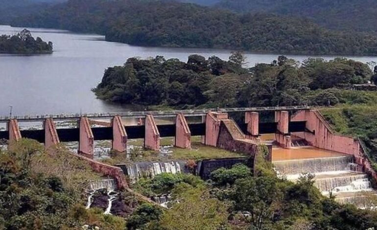 ന്യൂഡല്‍ഹി: മുല്ലപ്പെരിയാര്‍ അണക്കെട്ടിന്റെ സുരക്ഷാ ഭീഷണി ആശങ്ക മാത്രമെന്ന് സുപ്രീംകോടതി.