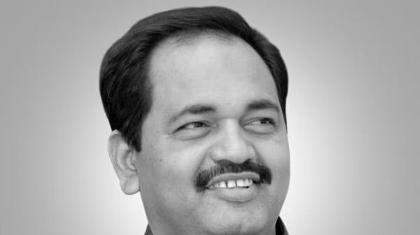 കുംഭമേളയിൽ വിശുദ്ധ സ്നാനത്തിനിടെ എൻസിപി  നേതാവ് മഹേഷ് കോത്തെ ഹൃദയാഘാതം മൂലം മരണപ്പെട്ടു.