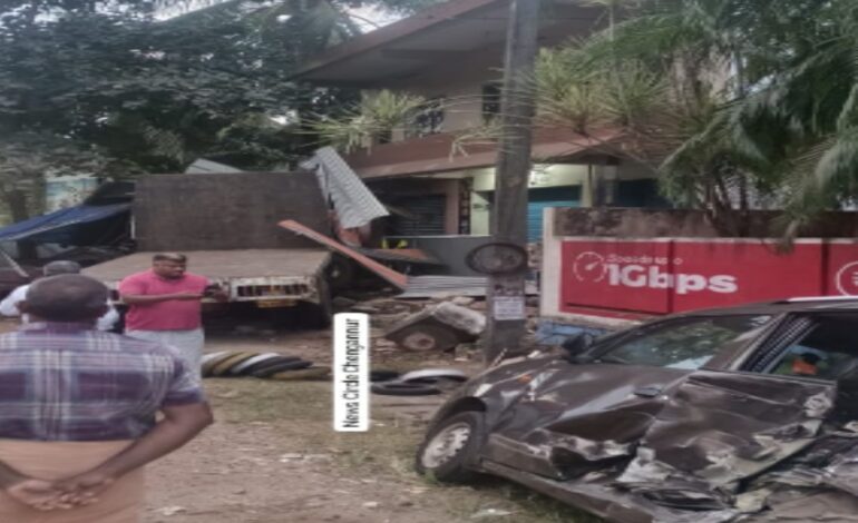 ചെങ്ങന്നൂരിൽ ലോറി കടയിലേക്ക് ഇടിച്ചു കയറി അപകടം