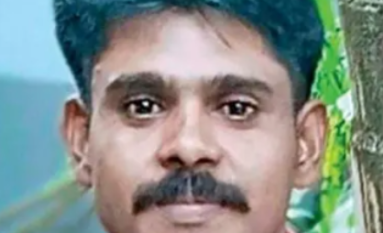 വളർത്തുനായയെ വിഷം കൊടുത്തുകൊല്ലുമെന്നു പറഞ്ഞതിനെ തുടർന്നുണ്ടായ തർക്കം :കൊല്ലത്ത് യുവാവ് കുത്തേറ്റുമരിച്ചു