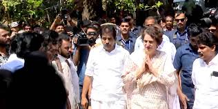 കടുവയുടെ ആക്രമണത്തിൽ കൊല്ലപ്പെട്ട രാധയുടെ വീട്ടിലെത്തി  പ്രിയങ്കാ ഗാന്ധി;കരിങ്കൊടി കാണിച്ച് സിപിഎം