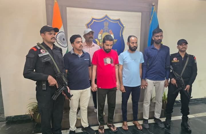 ബംഗ്ലാദേശികൾക്ക് വ്യാജ ഇന്ത്യൻ രേഖകൾ വിതരണം ചെയ്യുന്ന റാക്കറ്റ് തകർത്ത് ഗുജറാത്ത് എടിഎസ്