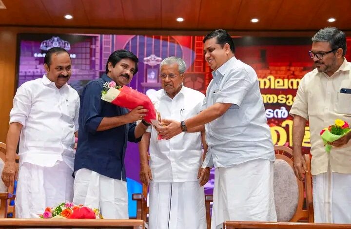 നിലമ്പൂർ എംഎല്‍എ ആയി ആര്യാടൻ ഷൗക്കത്ത്  സത്യപ്രതിജ്ഞ ചെയ്തു