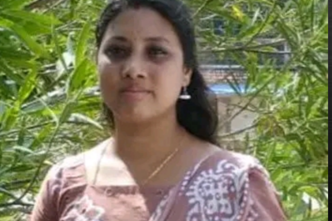 തൃശൂരിൽ യുവതിയെ വീട്ടിനുള്ളിൽ മരിച്ചനിലയില്‍ കണ്ടെത്തി.