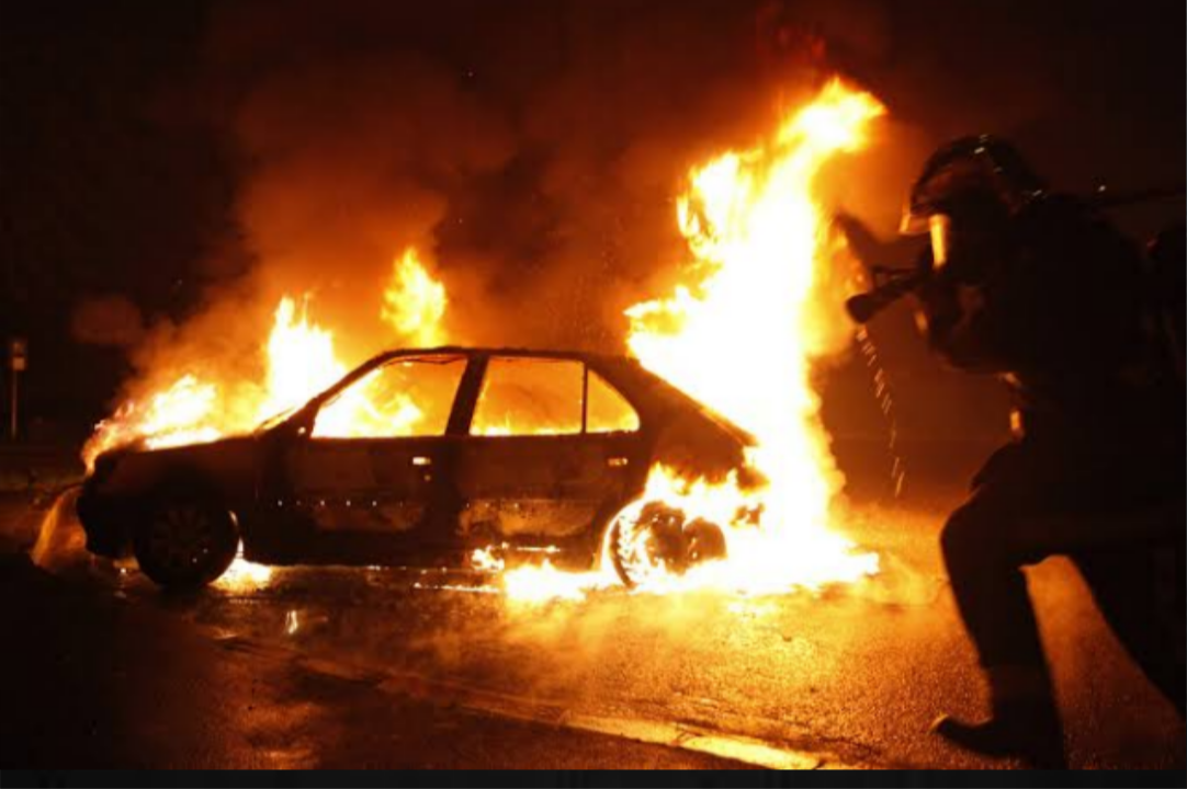 ചെന്നിത്തലയിൽ വീട്ടിൽ നിർത്തിയിട്ട കാറിനു തീപിടിച്ചു