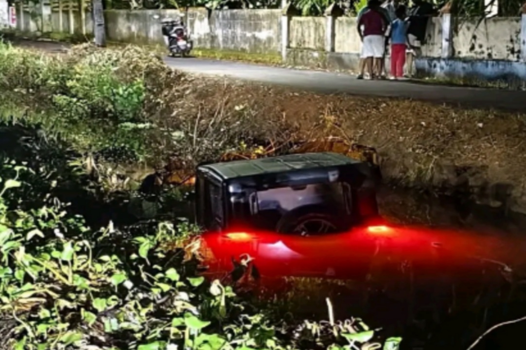 ഗൂഗിൾ മാപ്പ്  ചതിച്ചു;  കോതമംഗലത്ത്  യുവാവ് സഞ്ചരിച്ച ജീപ്പ് തോട്ടിൽവീണു