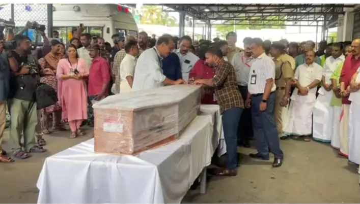 വിമാന ദുരന്തത്തിൽ മരിച്ച മലയാളി നഴ്സ് രഞ്ജിത ഗോപകുമാറിൻ്റെ  മൃതദേഹം നാട്ടിലെത്തിച്ചു