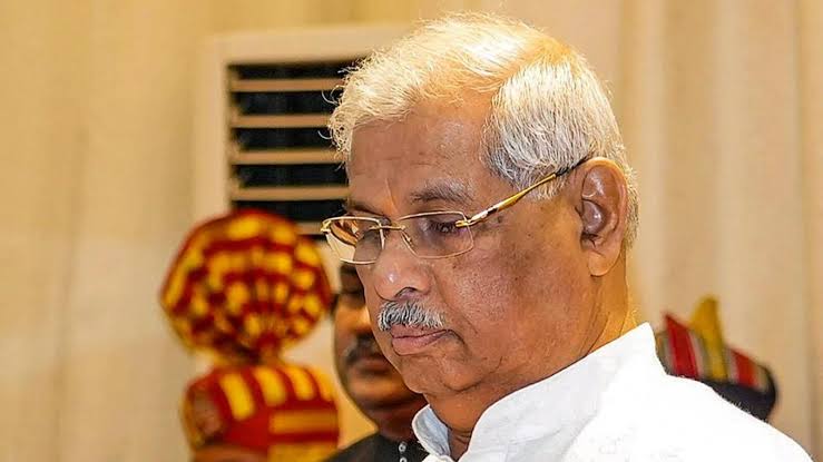 സുരക്ഷയ്ക്കായി ഗവര്‍ണര്‍ ആവശ്യപ്പെട്ട പൊലീസ് ഉദ്യോഗസ്ഥരുടെ പട്ടിക വെട്ടി സര്‍ക്കാര്‍; നീക്കം ഗവര്‍ണര്‍ – സര്‍ക്കാര്‍ പോരിന് പിന്നാലെ