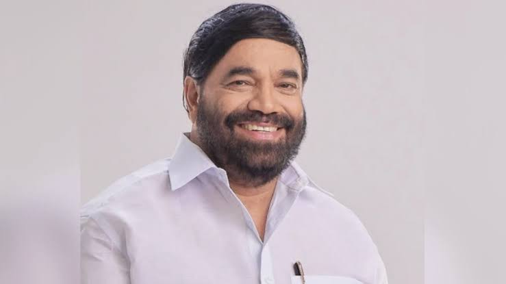 കപ്പൽ തീപ്പിടുത്തം, 50 കണ്ടൈയ്നർ കടലിൽ വീണു, രക്ഷാദൗത്യം തുടരുന്നുവെന്ന് തുറമുഖ മന്ത്രി വി. എൻ വാസവൻ