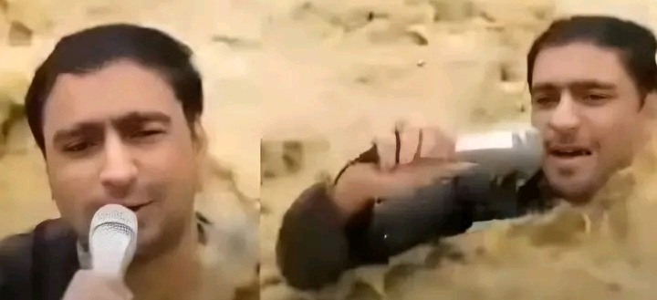 കഴുത്തറ്റം വെള്ളത്തിൽ റിപ്പോർട്ട്‌ ചെയ്തു : പാകിസ്ഥാനിൽ ഒഴുക്കിൽപ്പെട്ടു മാധ്യമ പ്രവർത്തകൻ