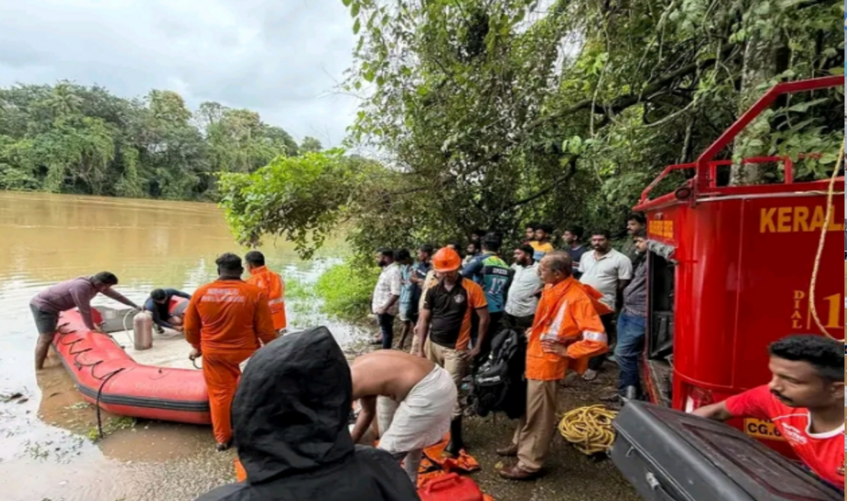 വിദ്യാർത്ഥി ഏനാത്ത് പാലത്തിൽ നിന്നും ആറ്റിലേക്ക് ചാടി :തിരച്ചിൽ തുടരുന്നു