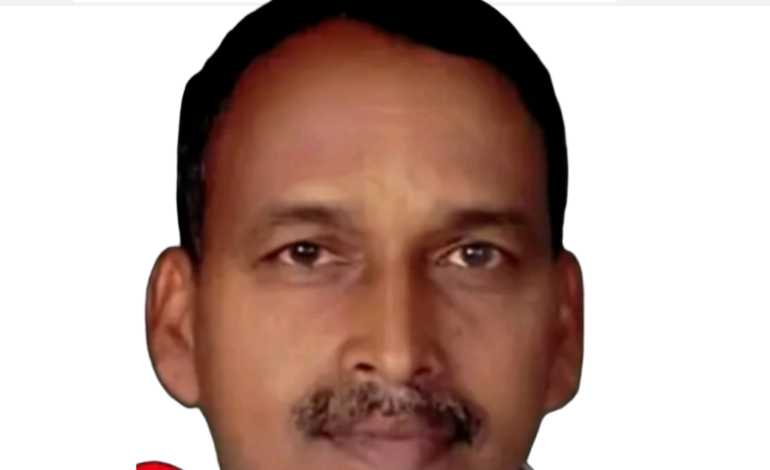 പാളം ക്രോസ് ചെയ്യുന്നതിനിടെ   സി.പി.എം. മുൻ ഏരിയാ കമ്മിറ്റി അംഗം   ട്രയിൻ തട്ടി ദാരുണാന്ത്യം .