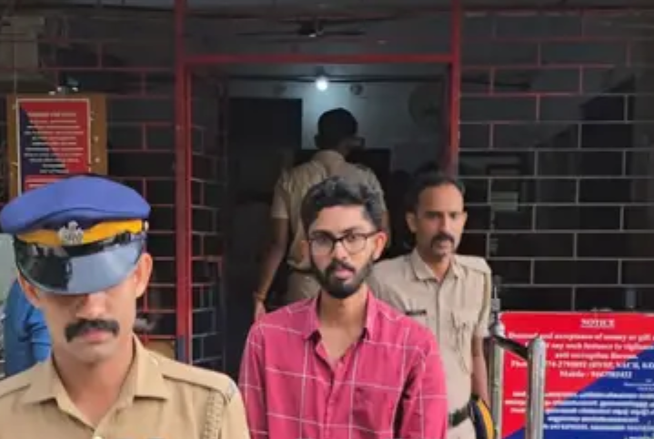 പത്തനാപുരത്ത് വനിതാ ഡോക്ടറെ വായിൽ തുണി തിരുകി കയറ്റി പീഡിപ്പിക്കാൻ ശ്രമം:യുവാവ് അറസ്റ്റിൽ