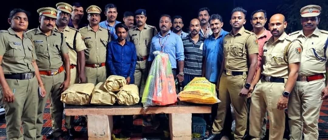 ചെങ്ങന്നൂർ റയിൽവെ സ്റ്റേഷനിൽ ക്രിക്കറ്റ് ബാറ്റിൽ ഒളിപ്പിച്ച് കടത്താൻ ശ്രമിച്ച കഞ്ചാവ് പിടികൂടി