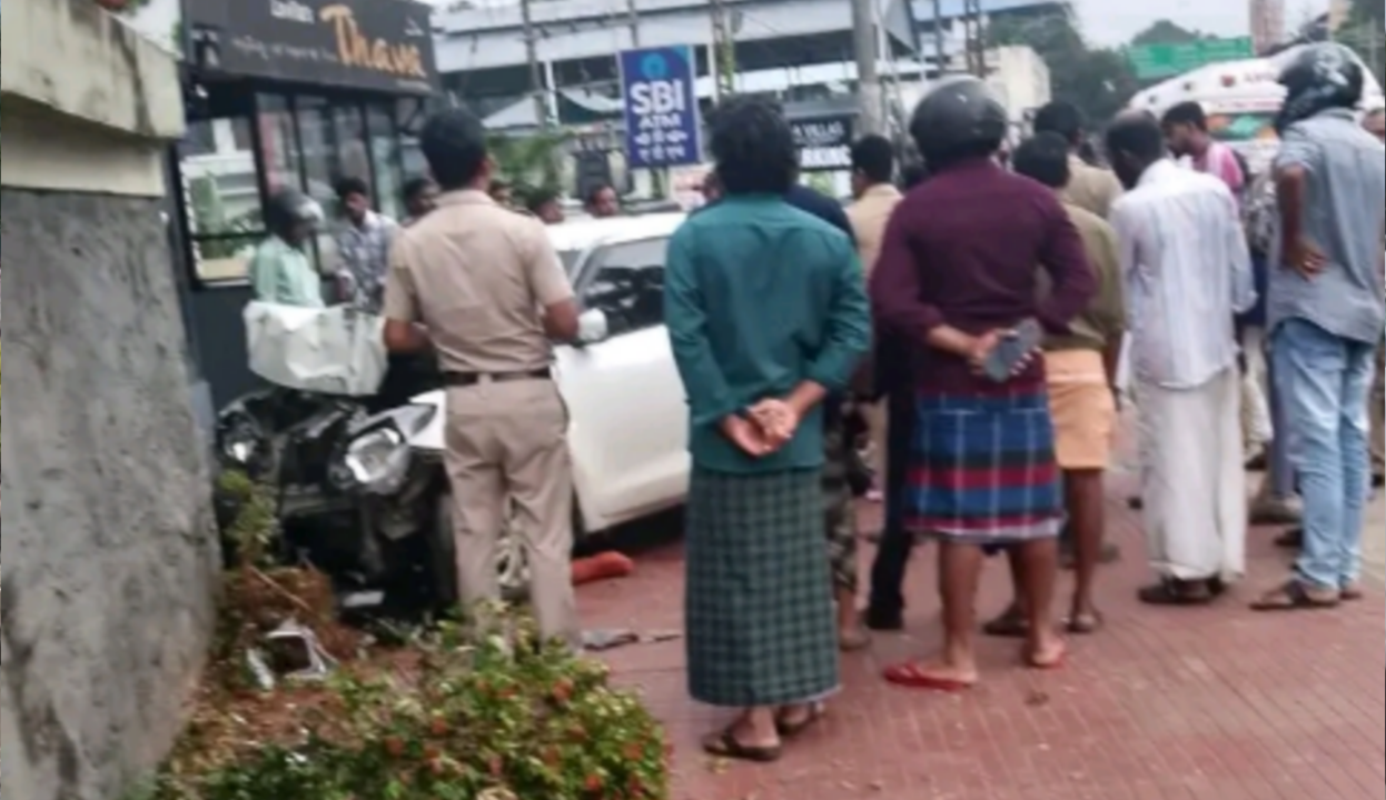 വെഞ്ഞാറമൂട്ടിൽ കാർ ഹോട്ടലിലേക്ക് ഇടിച്ചുകയറി :5 പേർക്ക് ഗുരുതരപരുക്ക്