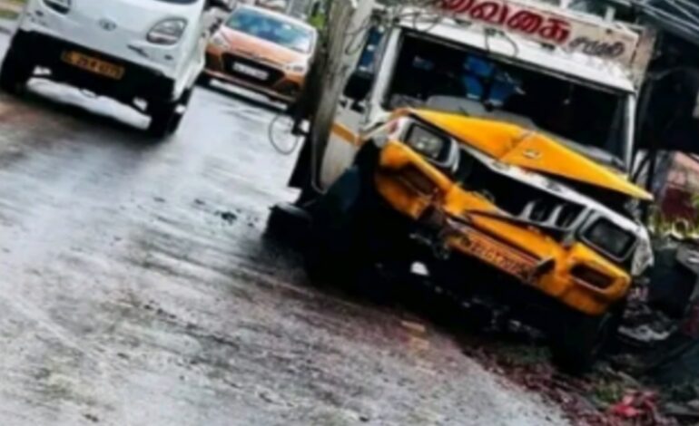 പെണ്ണുക്കരയിൽ പച്ചക്കറികയറ്റിവന്ന ലോറി അപകടത്തിൽപെട്ടു