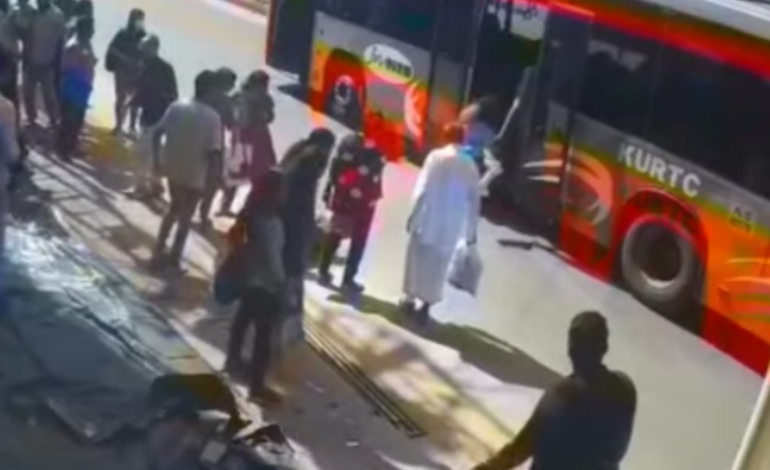 ആറ്റിങ്ങലിൽ കെഎസ്ആർടിസി ലോ ഫ്ലോർ ബസിന് തീ പിടിച്ചു.