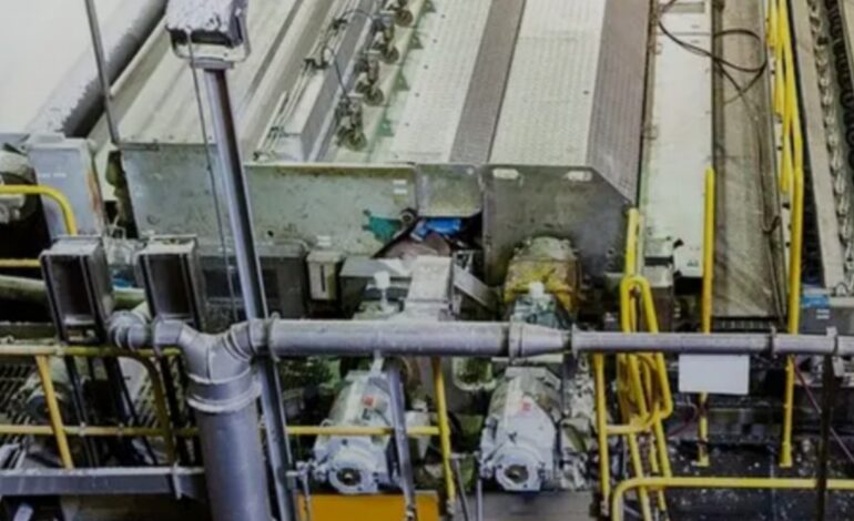 കോട്ടയത്ത്‌ പേപ്പർ മില്ലിൽ ജോലിക്കിടെ ഷോള്‍ മില്ലിലെ മെഷീനിന്റെ ബെല്‍റ്റില്‍ കുടുങ്ങി യുവതിക്ക് ദാരണന്ത്യം