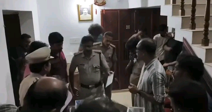 ഒറ്റപ്പാലത്ത് പടക്ക വ്യാപാരത്തിന്റെ മറവിൽ മയക്കുമരുന്ന് കച്ചവടം:  ആറ് യുവാക്കളെ അറസ്റ്റിൽ