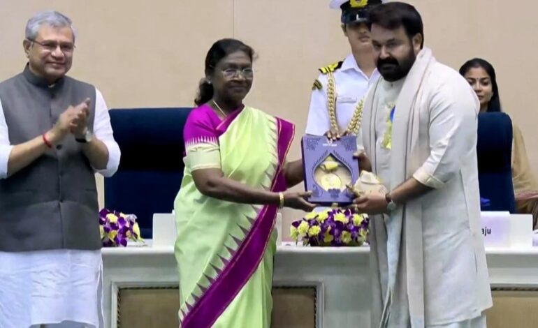 പുരസ്കാരം മലയാള സിനിമക്കും, പ്രേക്ഷകർക്കും സമർപ്പിക്കുന്നു :ദാദാസാഹേബ് ഫാൽക്കെ പുരസ്കാരം ഏറ്റുവാങ്ങി മോഹൻലാൽ