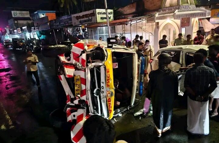 ചാരുംമൂട് ആബുലൻസും കാറുംകൂട്ടിയിടിച്ചു