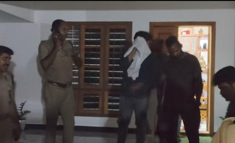 48ഗ്രാം എംഡിഎംഎ യുമായി നൂറനാട്  സ്വദേശി അഖിൽ ജി നാതിനെയും, നൂറനാട് പടനിലം പറ്റൂർ സ്വദേശി ബിനുരാജിനെയും  അറസ്റ്റ് ചെയ്തു.