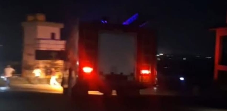 കാസർകോട് ഫാക്ടറിയില്‍ വന്‍ പൊട്ടിത്തെറി: ഒരാള്‍ മരിച്ചു:നിരവധി തൊഴിലാളികള്‍ക്ക് പരിക്ക്