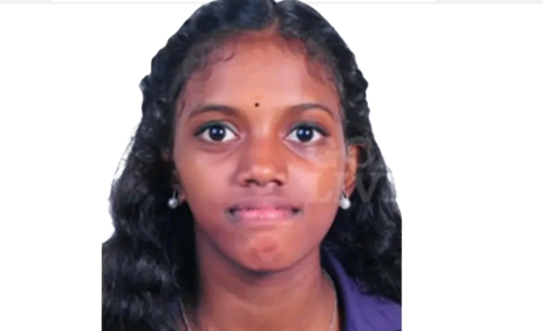 കൊല്ലം മുട്ടറ മരുതിമലയിൽ താഴ്ചയിലേക്ക് വീണ് വിദ്യാർഥിനി മരിച്ചു:ഒപ്പമുണ്ടായിരുന്ന കുട്ടി ഗുരുതരാവസ്ഥയിൽ