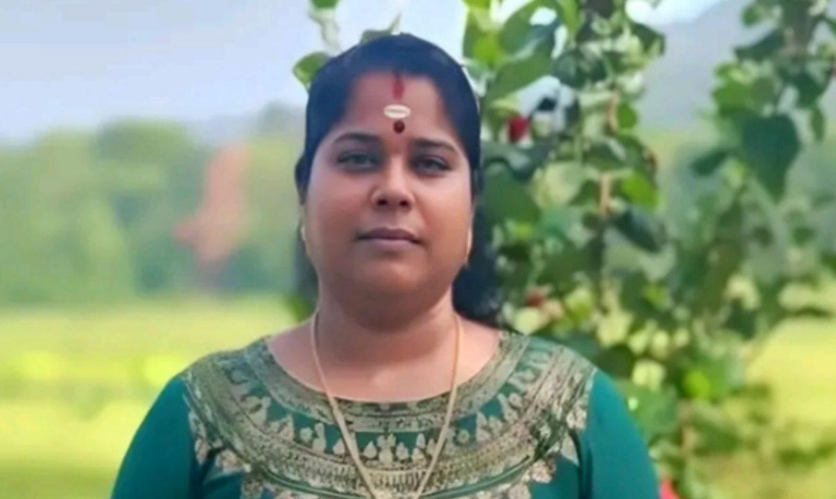 പാലക്കാട്‌ ലോറിയിൽ സ്കൂട്ടർ ഇടിച്ച് യുവതിക്ക് ദാരുണാന്ത്യം