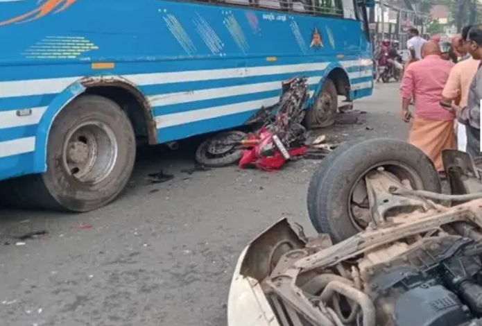 പറവൂരിൽ മൂന്നു വാഹനങ്ങൾ കൂട്ടിയിടിച്ച് വൻ അപകടം: പരിക്കേറ്റവരുടെ നില ഗുരുതരം