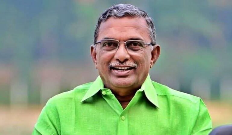 ശബരിമല സ്വർണക്കൊള്ള കേസിൽ മുൻ ദേവസ്വം ബോർഡ് പ്രസിഡന്റിന്റെ അറസ്റ്റ്; രാഷ്ട്രീയ പ്രത്യാഘാതങ്ങൾ സി പി എം നെ വെട്ടിലാക്കി