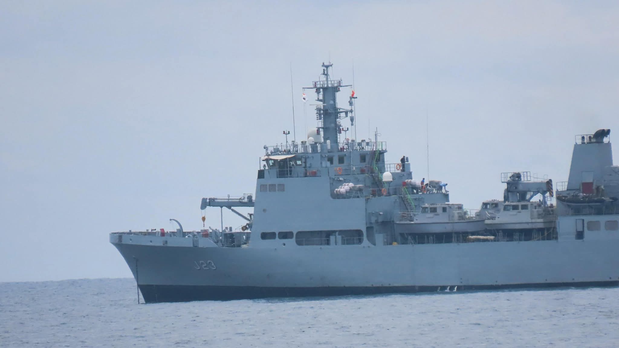 ഇന്ത്യൻ നേവി ഡേ ആഘോഷങ്ങൾക്ക് തിരുവനന്തപുരത്ത് വൻ ഒരുക്കം; ശംഖുമുഖത്തിന് മുന്നിൽ നേവി കപ്പലുകൾ എത്തിച്ചു