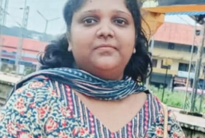 വെൺമണി സ്വദേശിനിയായ യുവതി അപകടത്തിൽ  മരിച്ചു