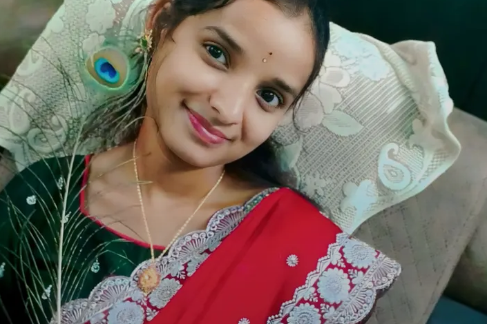 ബെംഗളൂരുവിൽ 21കാരി കോളേജ് വിദ്യാർത്ഥിനിയെ വാടകമുറിയിൽ മരിച്ച നിലയിൽ കണ്ടെത്തി; കൂടെയുണ്ടായിരുന്ന യുവാവിനായി പൊലീസ് തെരച്ചിൽ ശക്തമാക്കി