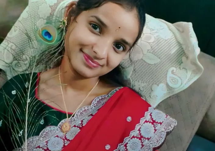 ബെംഗളൂരുവിൽ 21കാരി കോളേജ് വിദ്യാർത്ഥിനിയെ വാടകമുറിയിൽ മരിച്ച നിലയിൽ കണ്ടെത്തി; കൂടെയുണ്ടായിരുന്ന യുവാവിനായി പൊലീസ് തെരച്ചിൽ ശക്തമാക്കി