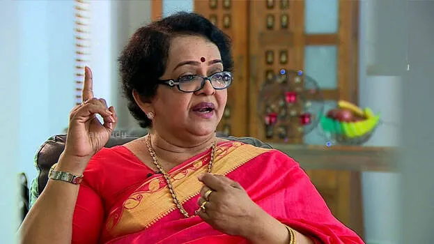 പൃഥ്വിരാജിനെ ഇല്ലാതാക്കാൻ സിനിമാ മേഖലയ്ക്കുള്ളിൽ നിന്ന് ആസൂത്രിത നീക്കം; ചോദിക്കാന്‍ സംഘടനകളുമില്ലെന്ന് മല്ലിക സുകുമാരൻ