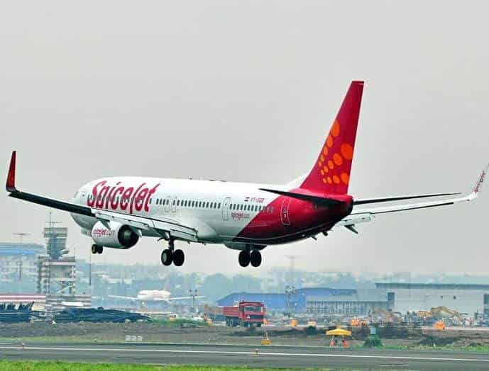 അഗ്നിപർവത സ്ഫോടനം: നെടുമ്പാശ്ശേരിയിൽ നിന്നുള്ള രണ്ട് വിമാനങ്ങൾ റദ്ദാക്കി; ഉംറ തീർത്ഥാടകർ എയർപോർട്ടിൽ കുടുങ്ങി