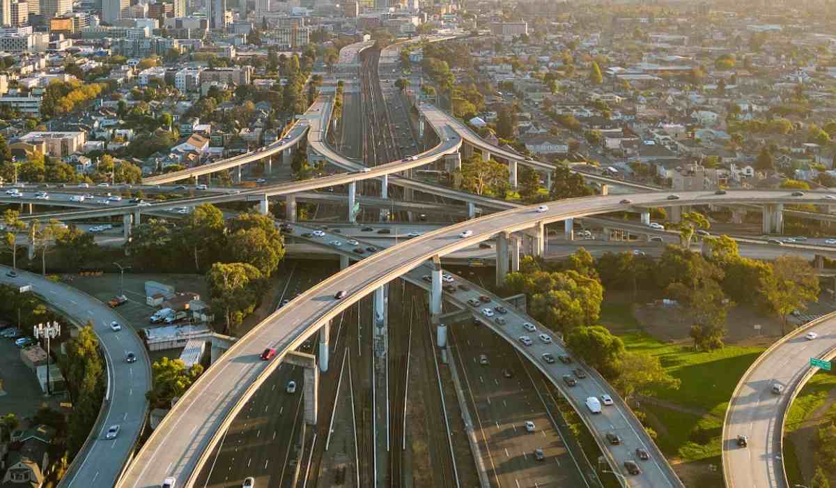 ബെംഗളൂരു–മൈസൂരു യാത്ര ഇനി 30 മിനിറ്റ് വേഗത്തിൽ:1.5 കിലോമീറ്റർ ലിങ്ക് റോഡ് ഉടൻ തുറക്കും