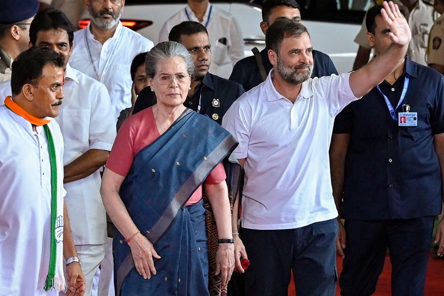 വോട്ട് ചോരി പ്രതിഷേധമറിയിച്ചുകൊണ്ട് അഞ്ചരക്കോടി ജനങ്ങള്‍ ഒപ്പി്ട്ട  പരാതി രാഷ്ട്രപതിക്ക് ഇന്ന് കൈമാറുമെന്ന് പാര്‍ട്ടിയുടെ സംഘടന ജനറല്‍ സെക്രട്ടറി കെ സി വേണുഗോപാല്‍