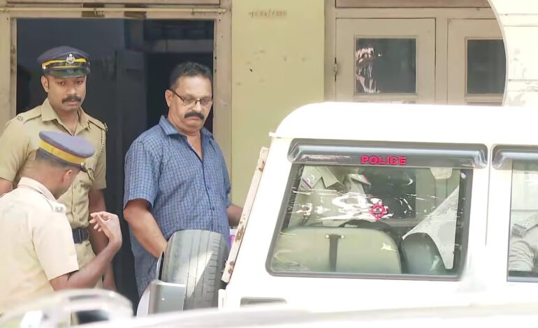 സ്വർണക്കൊള്ള കേസിൽ ശബരിമല മുൻ എക്സിക്യൂട്ടീവ് ഓഫീസർ സുധീഷ് കുമാറിന് ജാമ്യമില്ല.