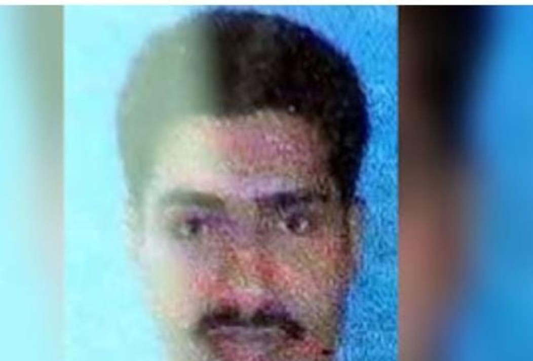 കോഴിക്കോട് ഇരുമ്പ് തോട്ടി വൈദ്യുതി ലൈനില്‍ തട്ടി യുവാവിന് ദാരുണാന്ത്യം