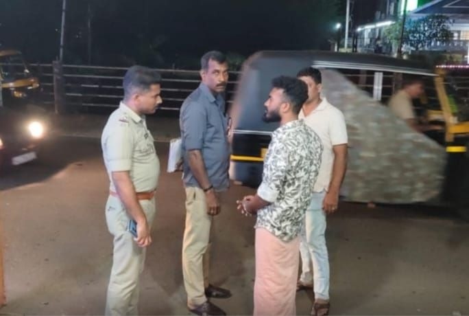 മൊബൈല്‍ കട കുത്തി തുറന്ന്  മോഷണം പ്രതിയെ പിടികൂടി